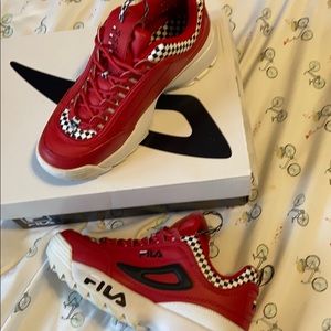 Red & Checkered Filas